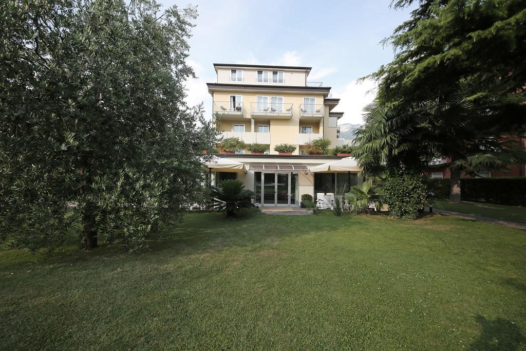 Hotel Villa Verde Torbole Sul Garda Екстер'єр фото