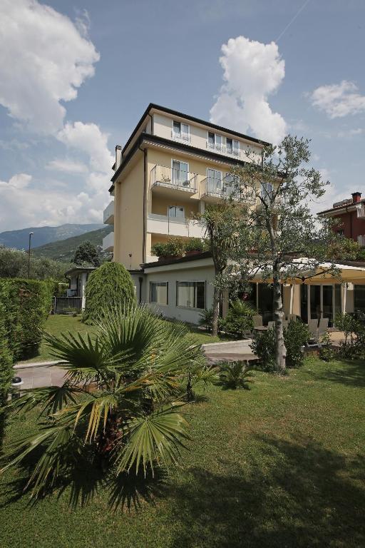 Hotel Villa Verde Torbole Sul Garda Екстер'єр фото